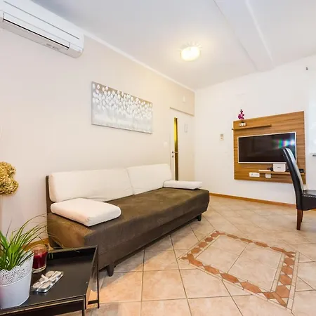 Luxury Maraschino Apartment